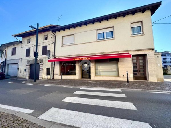 negozio in vendita a Manzano