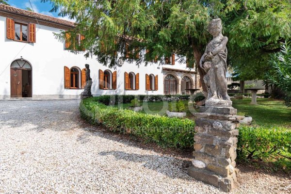 casa indipendente in vendita a Manzano