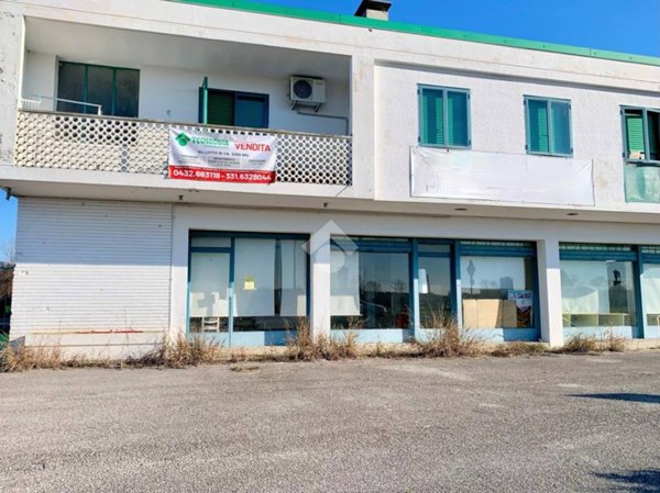 negozio in vendita a Manzano