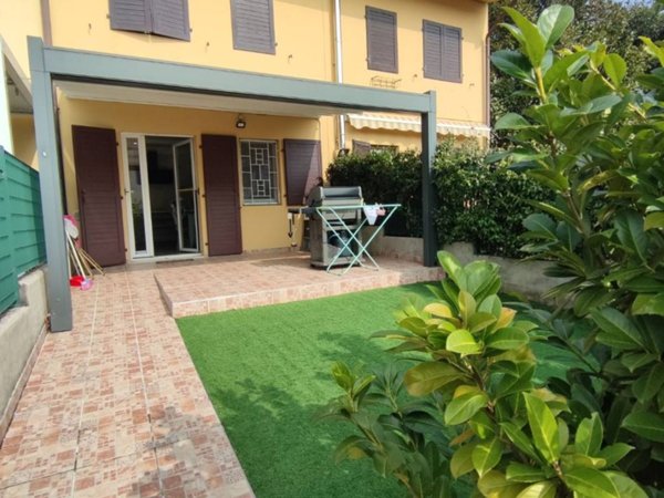 casa indipendente in vendita a Manzano