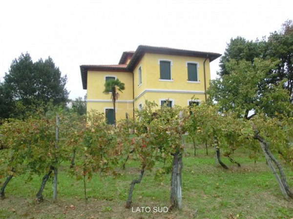 casa indipendente in vendita a Manzano in zona Rosazzo