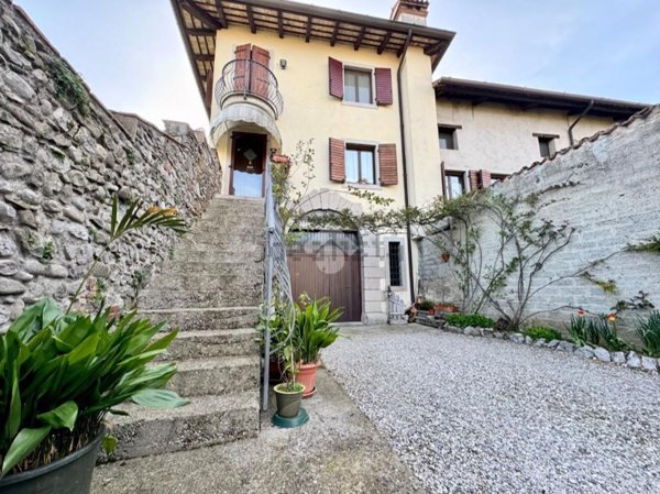 appartamento in vendita a Manzano