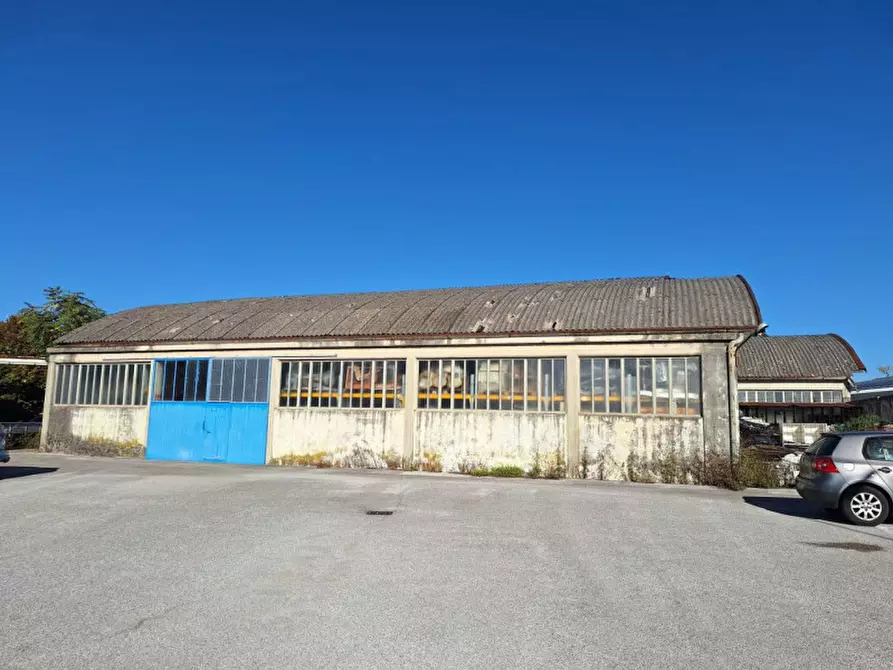 capannone in vendita a Manzano