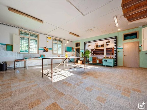 negozio in vendita a Manzano