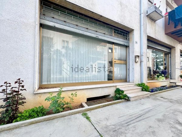 ufficio in vendita a Manzano