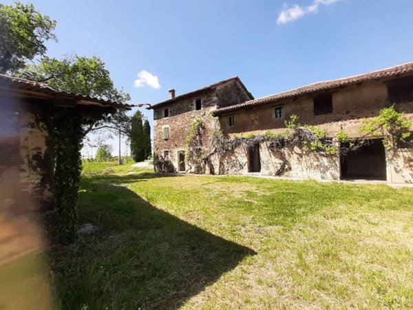 casa indipendente in vendita a Manzano in zona Rosazzo