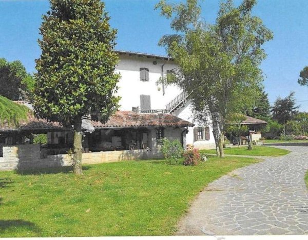 casa indipendente in vendita a Manzano in zona Oleis