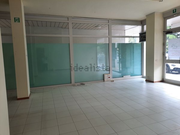 ufficio in vendita a Manzano