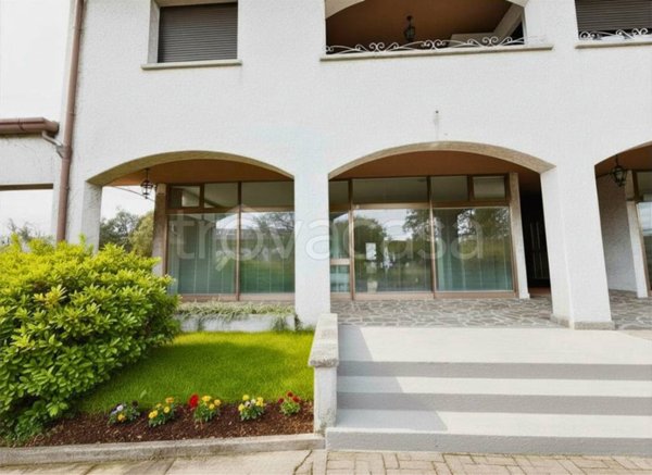appartamento in vendita a Manzano in zona Case
