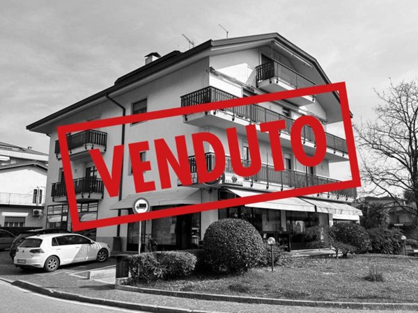 ufficio in vendita a Manzano