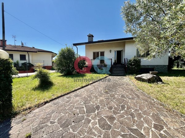 casa indipendente in vendita a Manzano in zona San Nicolò