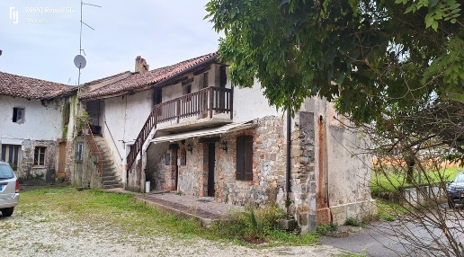 casale in vendita a Manzano in zona Case