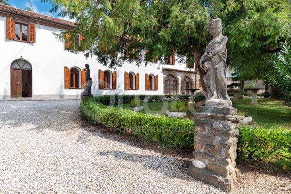 casa indipendente in vendita a Manzano