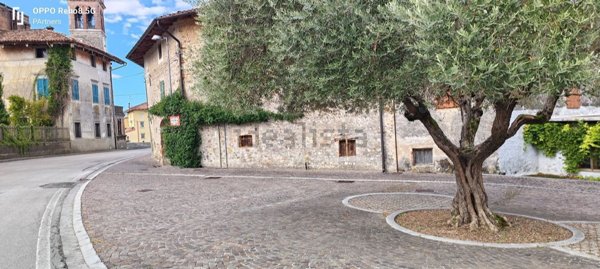 casale in vendita a Manzano in zona Oleis