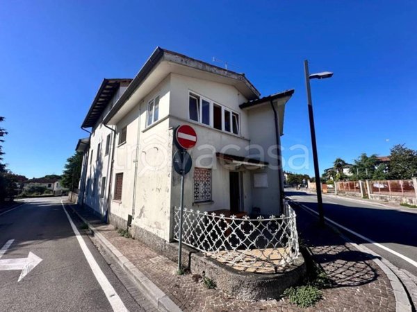 casa indipendente in vendita a Manzano