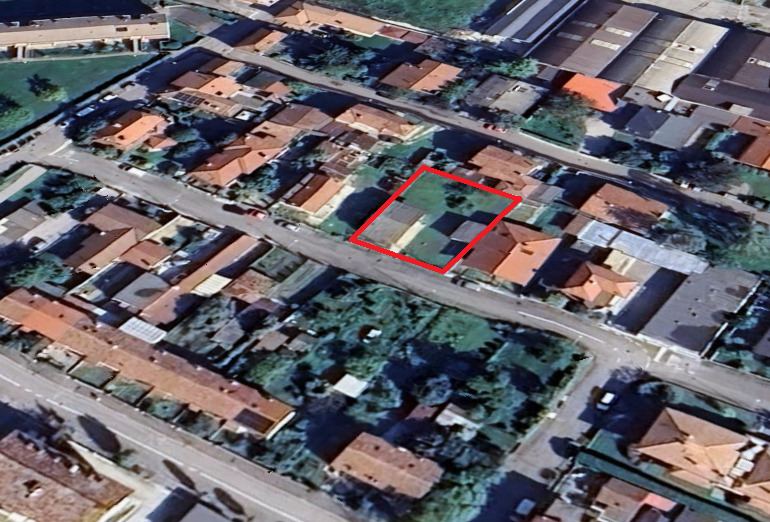 terreno in vendita a Manzano