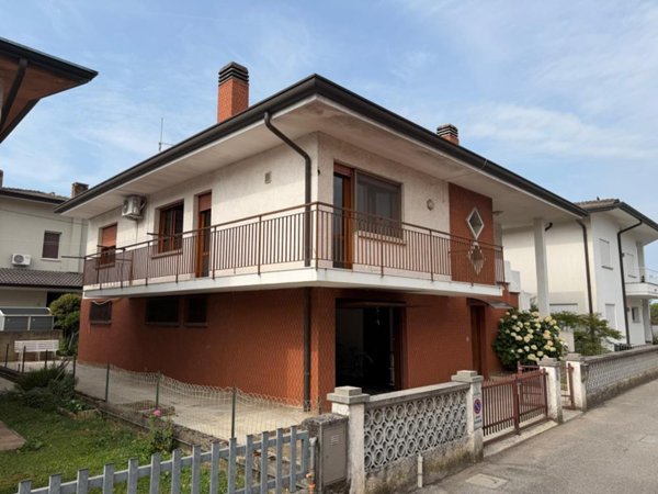 casa indipendente in vendita a Marano Lagunare