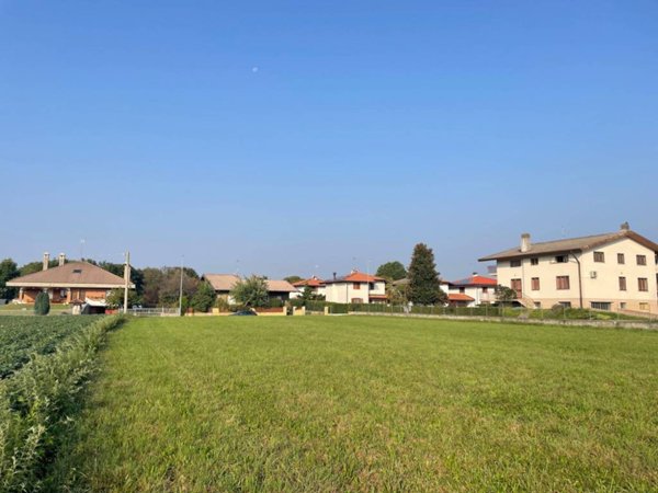 terreno edificabile in vendita a Martignacco