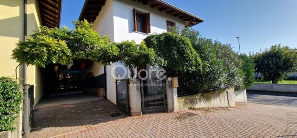 casa indipendente in vendita a Martignacco