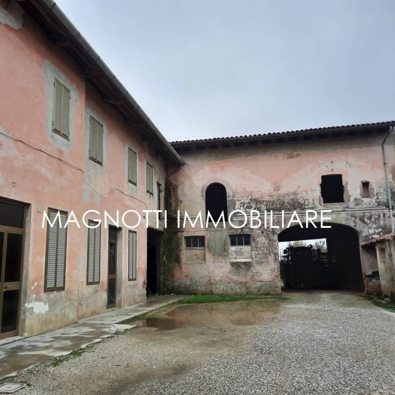 casale in vendita a Martignacco