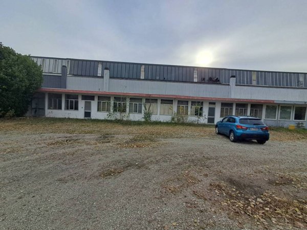 locale commerciale in vendita a Martignacco