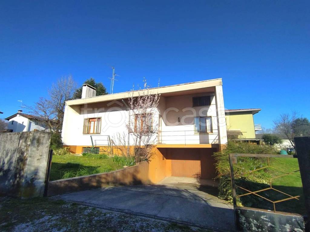 casa indipendente in vendita a Martignacco