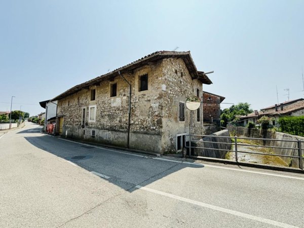 casa indipendente in vendita a Martignacco in zona Nogaredo di Prato