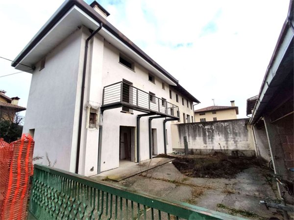 casa indipendente in vendita a Martignacco in zona Nogaredo di Prato