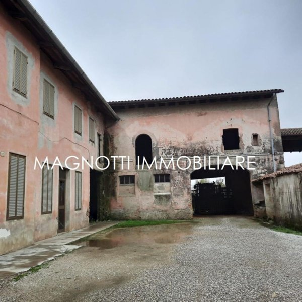 casale in vendita a Martignacco