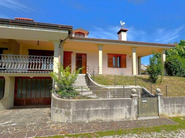 casa indipendente in vendita a Martignacco