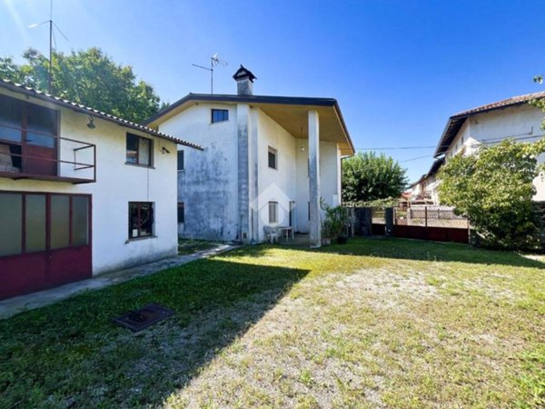 casa indipendente in vendita a Martignacco in zona Nogaredo di Prato