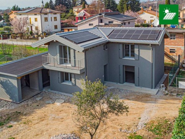 casa indipendente in vendita a Martignacco