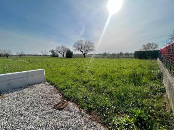 negozio in vendita a Martignacco in zona Torreano