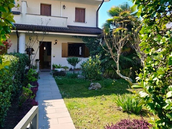 casa indipendente in vendita a Martignacco