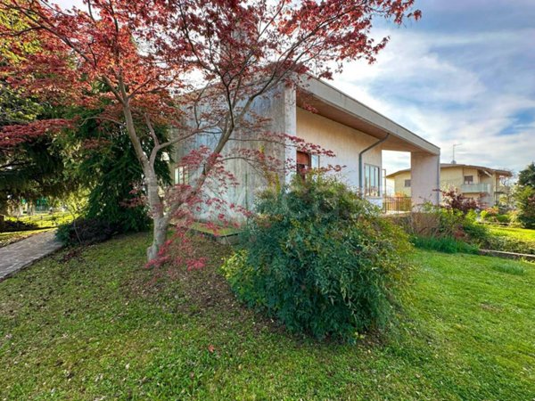 casa indipendente in vendita a Martignacco