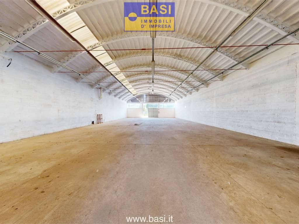locale commerciale in vendita a Martignacco
