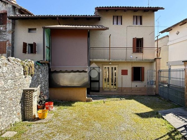 casa indipendente in vendita a Martignacco in zona Nogaredo di Prato