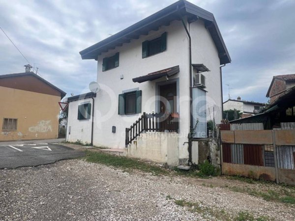 casa indipendente in vendita a Martignacco in zona Nogaredo di Prato
