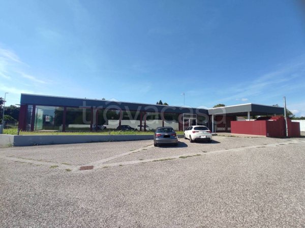 negozio in vendita a Martignacco in zona Ceresetto