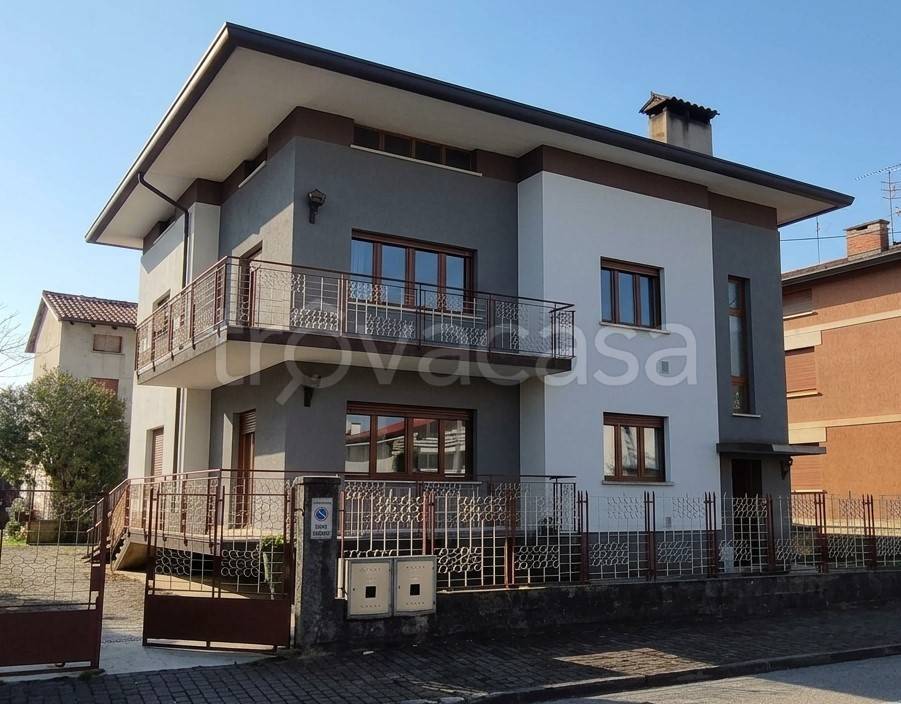 appartamento in vendita a Martignacco in zona Ceresetto