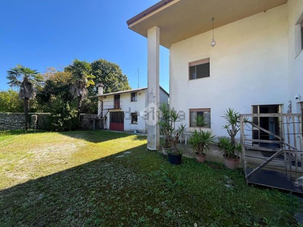 casa indipendente in vendita a Martignacco in zona Nogaredo di Prato