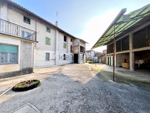 appartamento in vendita a Mereto di Tomba in zona Pantianicco