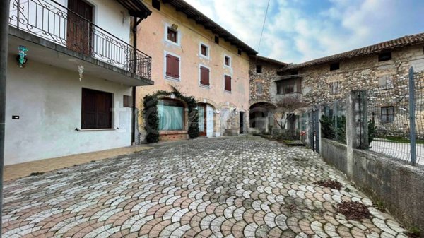 casa indipendente in vendita a Mereto di Tomba in zona San Marco