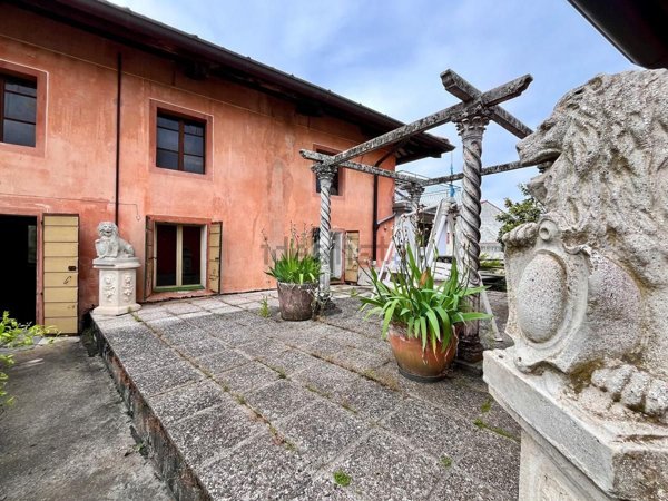 appartamento in vendita a Mereto di Tomba in zona Tomba