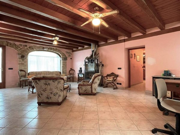 casa indipendente in vendita a Mereto di Tomba in zona San Marco