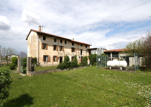 casa indipendente in vendita a Mereto di Tomba