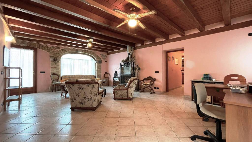 casa indipendente in vendita a Mereto di Tomba in zona San Marco