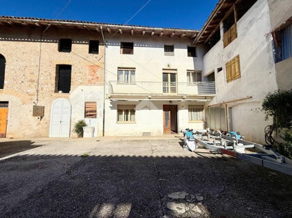casa indipendente in vendita a Mereto di Tomba in zona Plasencis