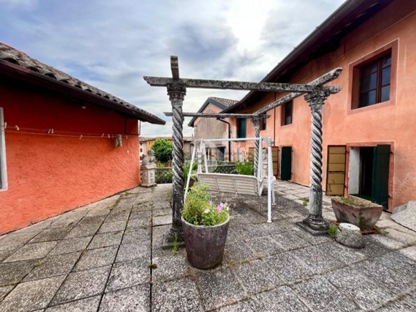 appartamento in vendita a Mereto di Tomba in zona Tomba