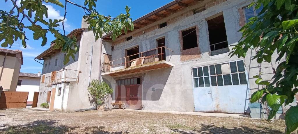 casa indipendente in vendita a Mereto di Tomba in zona San Marco